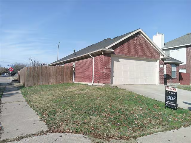 5644 Indian Hill Drive, Arlington, TX 76018 photo 2