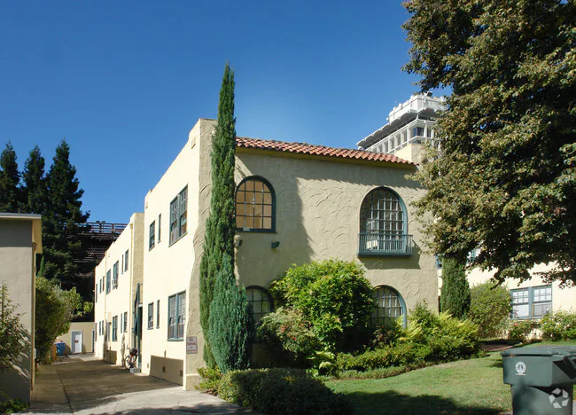 Bright & Updated Studio in Prime Palo Alto Location photo 3