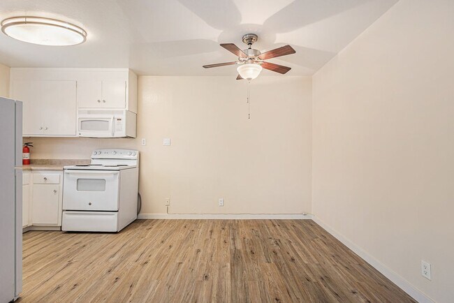 1715 Central Ave Alameda, CA 94501 photo 4