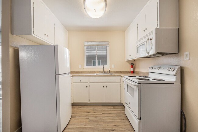 1715 Central Ave Alameda, CA 94501 photo 5