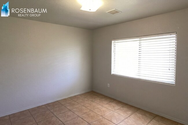 9950 W Lynx Dr Arizona City, AZ 85123 photo 4