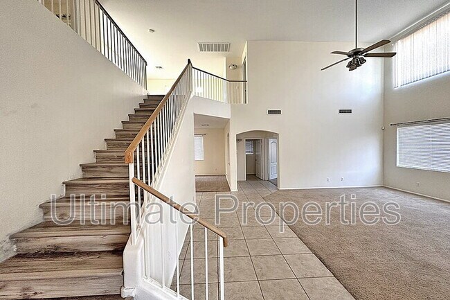 5652 W Manzanita Dr photo 4