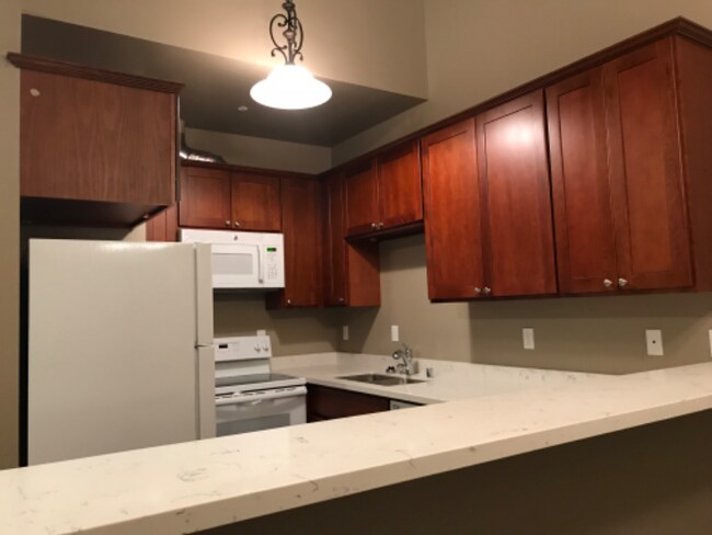 321 N Wycoff Ave Bremerton, WA 98312 photo 4