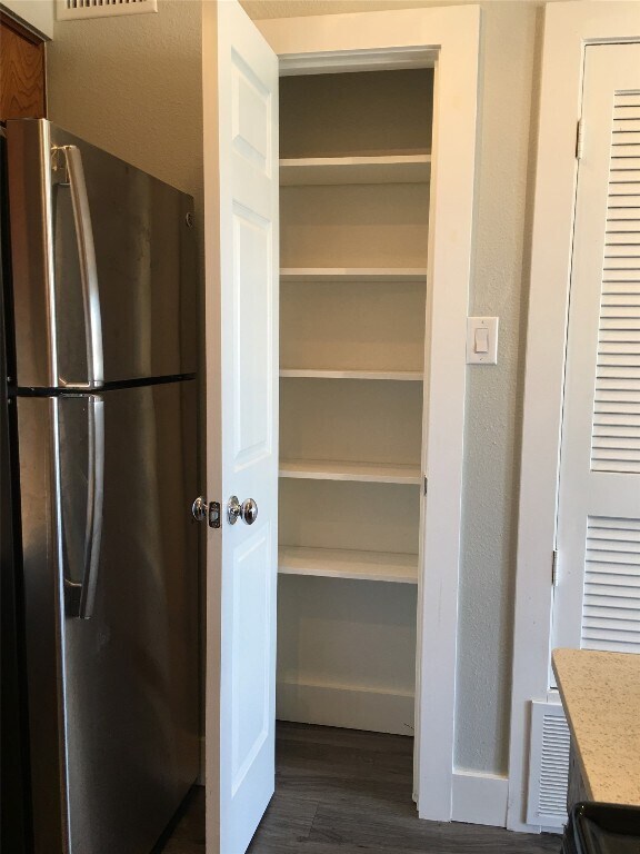 624 W 37th St Austin, TX 78705 photo 5