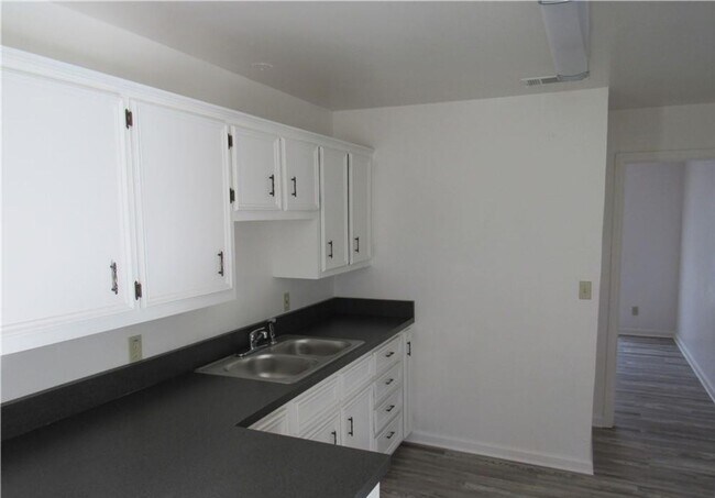 402 Hill St Copperas Cove, TX 76522 photo 2