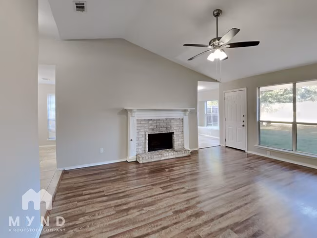 705 Stonebrooke Drive, Burleson, TX 76028 photo 3