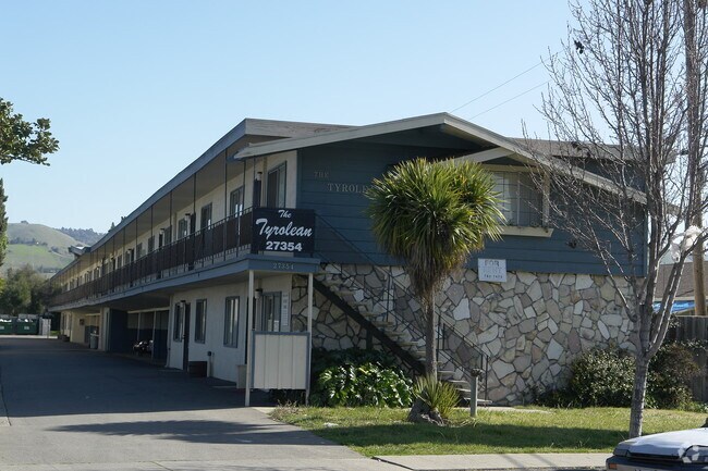 Blossom Apartments photo 2