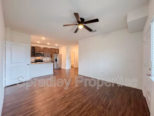 1124 W Ave O Belton, TX 76513 photo 5