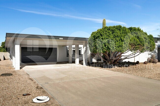 14429 North Boswell Boulevard, Sun City, AZ 85351 photo 2
