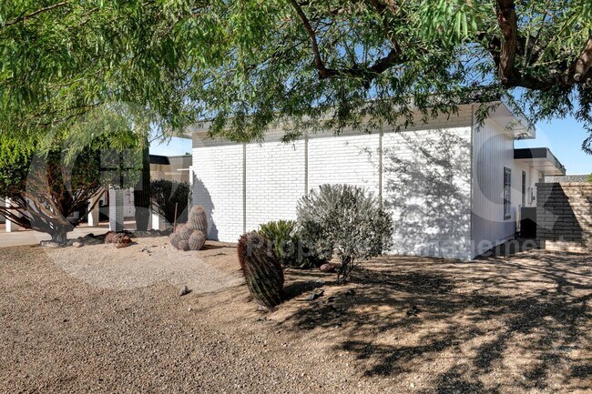 14429 North Boswell Boulevard, Sun City, AZ 85351 photo 5