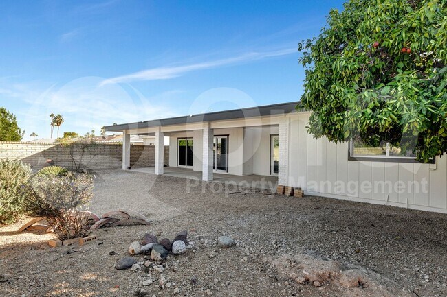 14429 North Boswell Boulevard, Sun City, AZ 85351 photo 4
