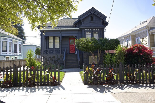 San Antonio Ave 2108 photo 2
