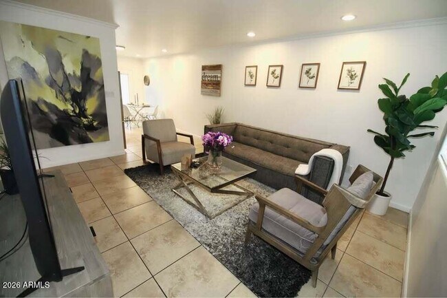 3445 N 36th St Phoenix, AZ 85018 photo 2
