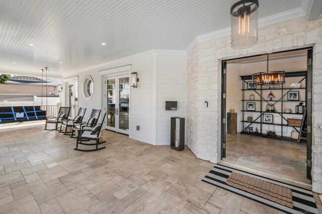 1160 Pine St Coronado, CA 92118 photo 3