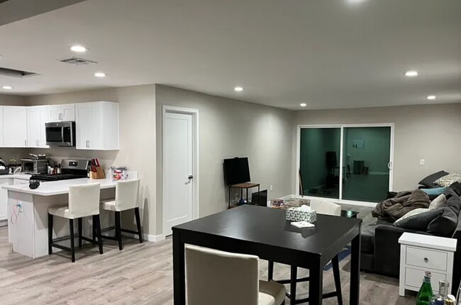 6249-6253 Dorothy Dr San Diego, CA 92115 photo 2