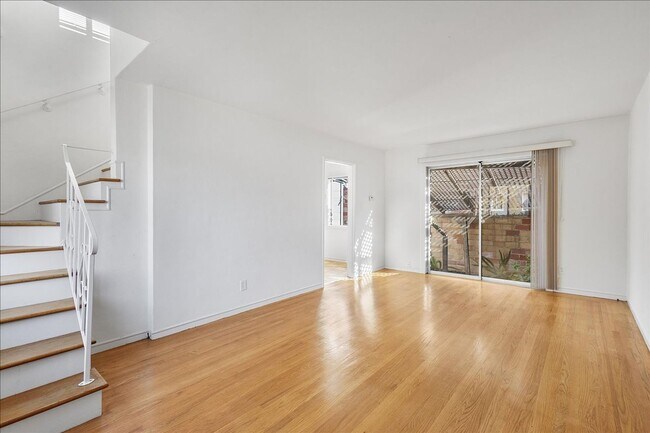 3131 Fernside Blvd Alameda, CA 94501 photo 4