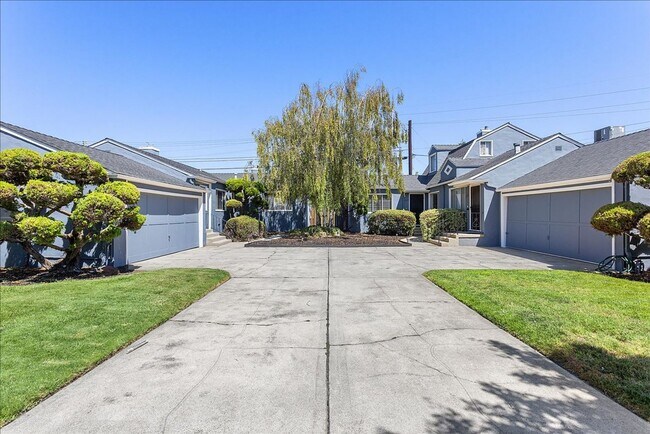 3131 Fernside Blvd Alameda, CA 94501 photo 2