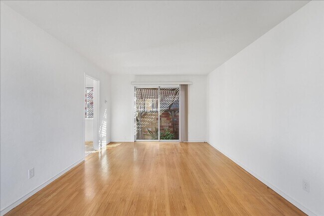 3131 Fernside Blvd Alameda, CA 94501 photo 5