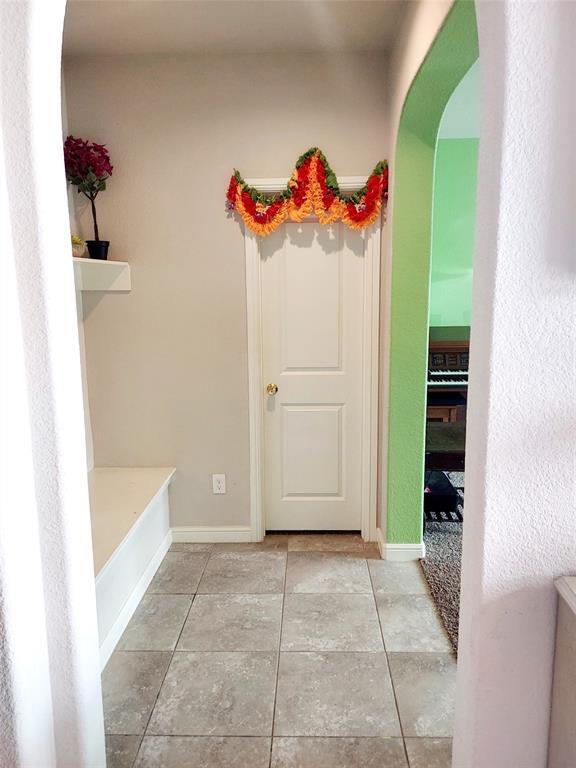 568 Dunster Lane, Saginaw, TX 76131 photo 3