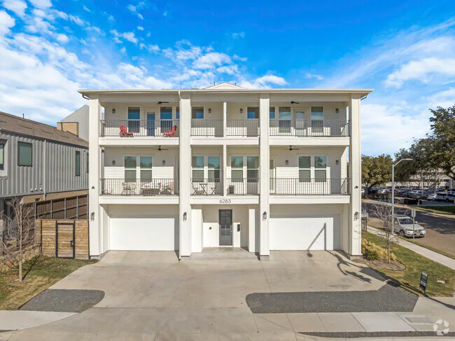 6283 La Vista photo 2