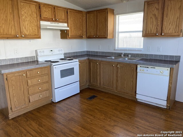 6031 Pleasant Meadow San Antonio, TX 78222 photo 2