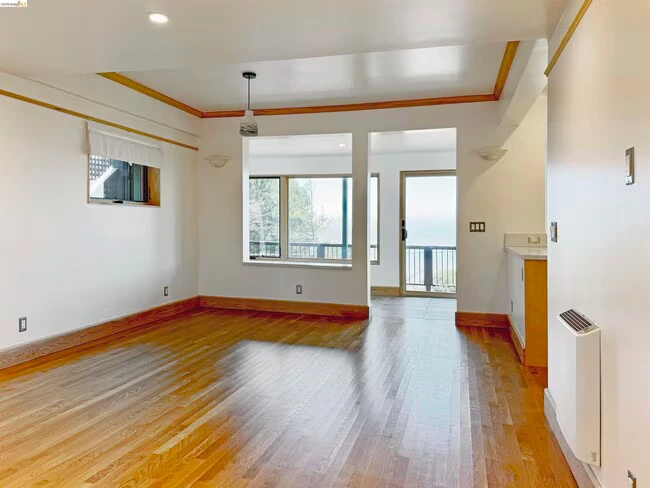 517 Golden Gate Ave Richmond, CA 94801 photo 2