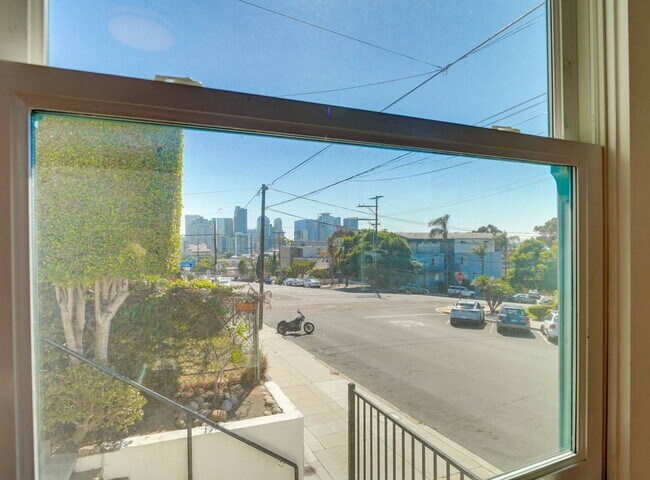 2119-2123 Albatross St San Diego, CA 92101 photo 5