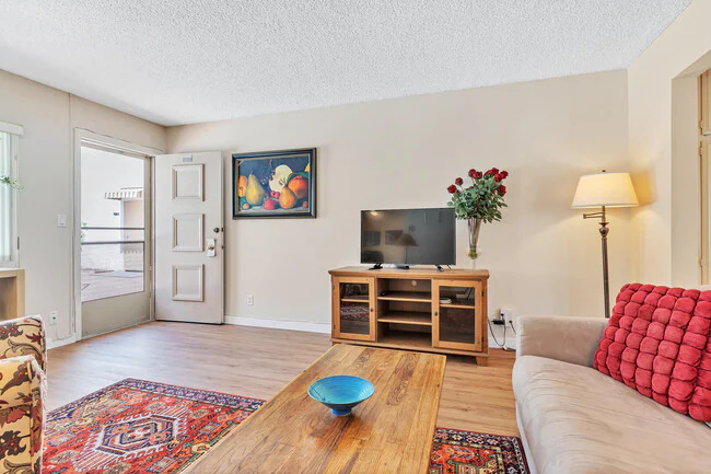 5015 Cape May Ave San Diego, CA 92107 photo 4