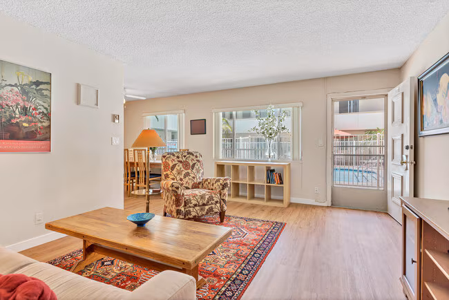 5015 Cape May Ave San Diego, CA 92107 photo 2