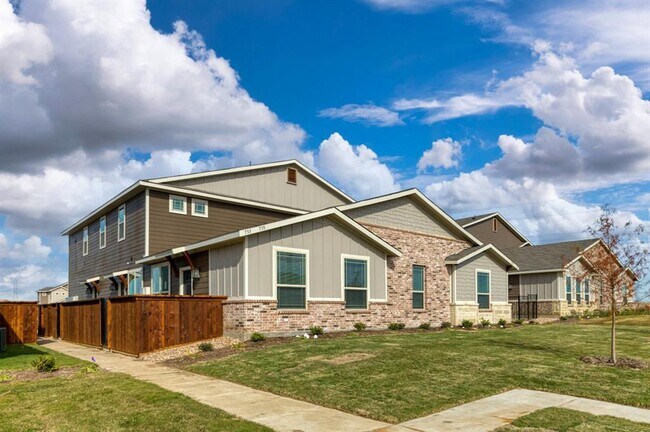 735 Harvest Moon Dr Venus, TX 76084 photo 2