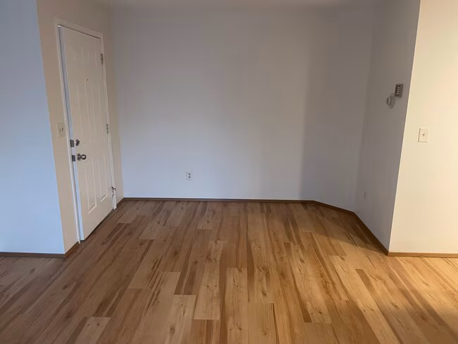 9741 Woodlawn Ave N Seattle, WA 98103 photo 3