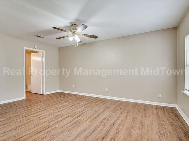 222 Pecos St Garland, TX 75041 photo 2