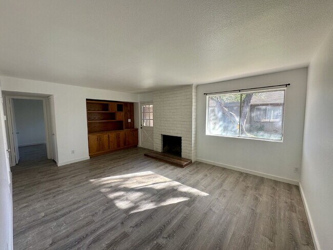 2725 S Rural Rd Tempe, AZ 85282 photo 3