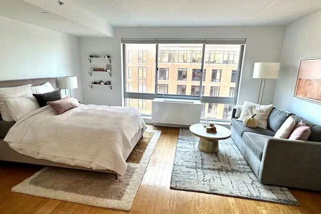 555 W 23rd St New York, NY 10011 photo 4