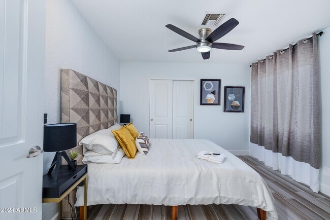 6915 E Sandra Terrace Scottsdale, AZ 85254 photo 5