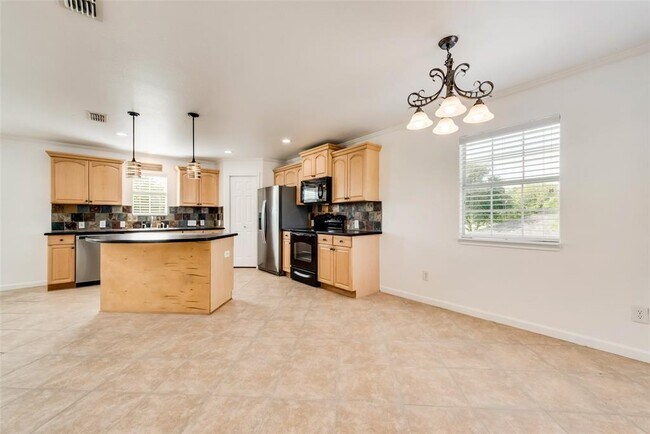 633 Rose Garden Dr McKinney, TX 75072 photo 2
