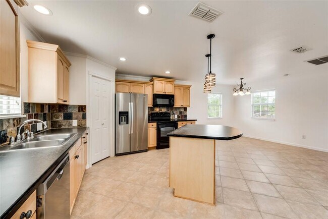 633 Rose Garden Dr McKinney, TX 75072 photo 4