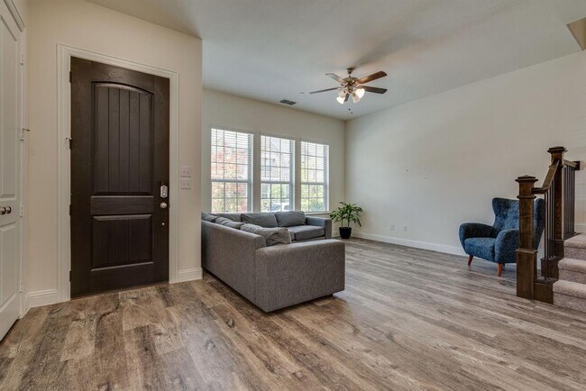 1570 Windermere Wy Farmers Branch, TX 75234 photo 5