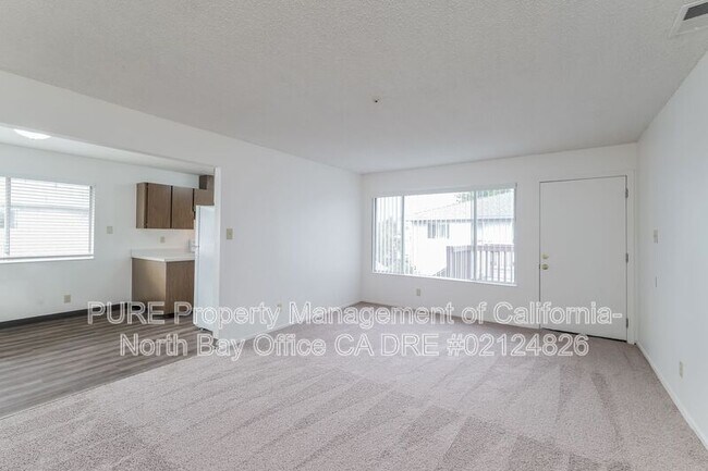 5060 Roma St Santa Rosa, CA 95409 photo 4