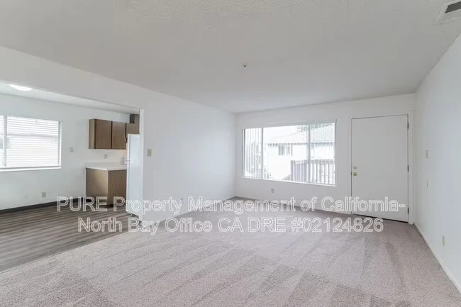 5060 Roma St Santa Rosa, CA 95409 photo 4