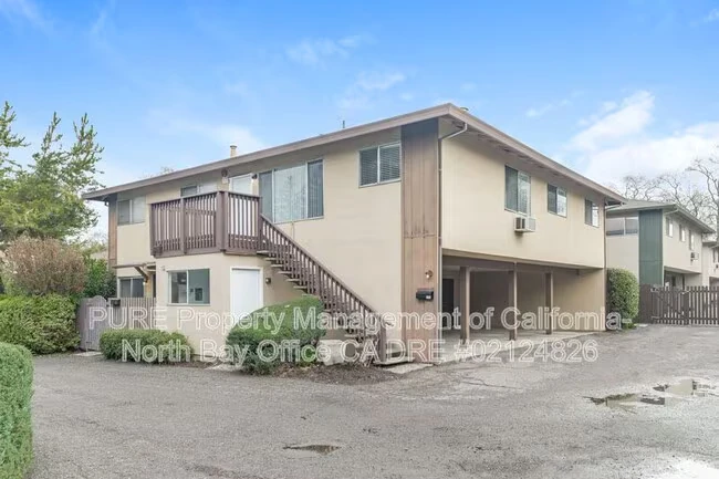 5060 Roma St Santa Rosa, CA 95409 photo 2