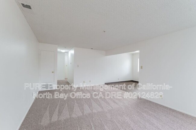 5060 Roma St Santa Rosa, CA 95409 photo 3