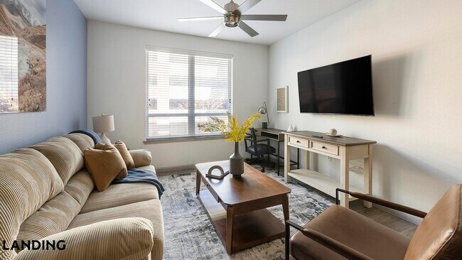 1001 S Center St Arlington, TX 76010 photo 2