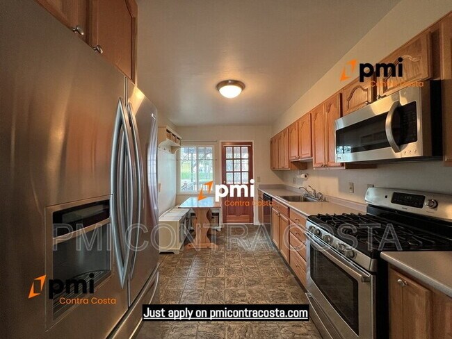 860 Ruth Drive, Pleasant Hill, CA 94523 photo 3