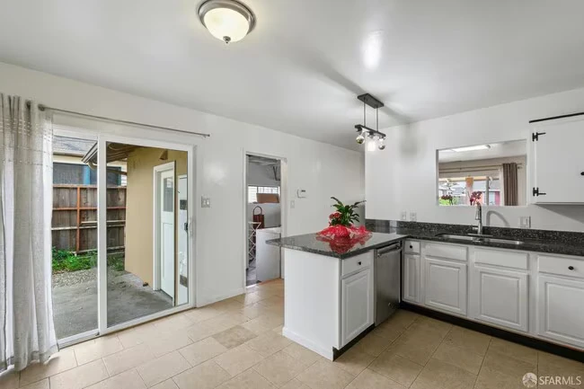 3421 Roosevelt Ave Richmond, CA 94805 photo 4