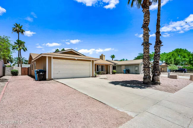 6830 E Paradise Ln Scottsdale, AZ 85254 photo 3