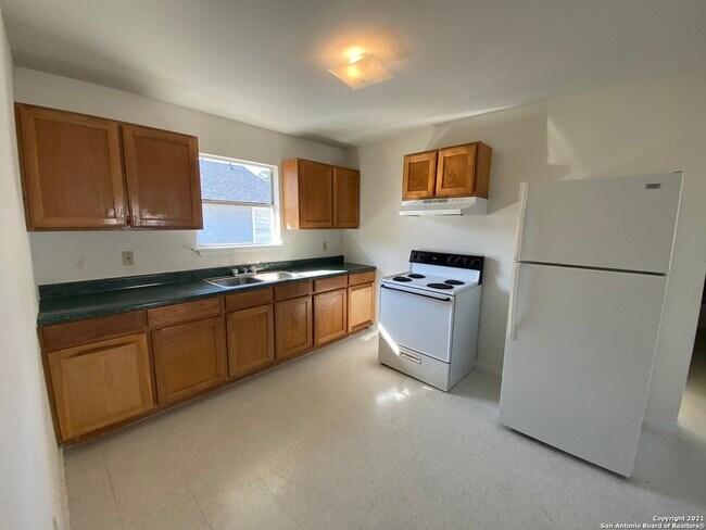 108 Rosabell St San Antonio, TX 78228 photo 5