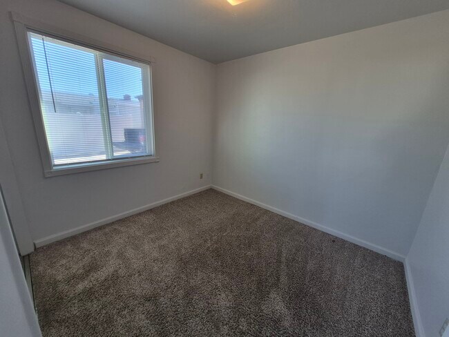 4861 Lehrer Dr San Diego, CA 92117 photo 2