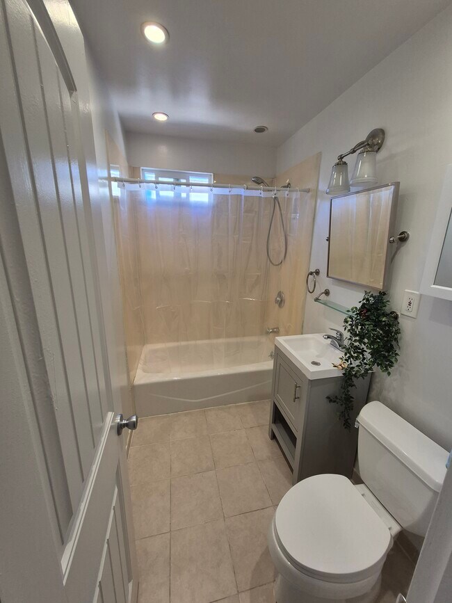 4861 Lehrer Dr San Diego, CA 92117 photo 3