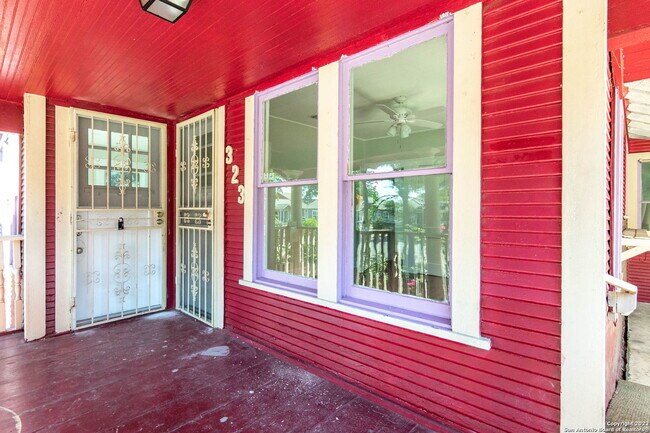 323 Rigsby Ave San Antonio, TX 78210 photo 4
